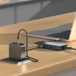 POWERTECH docking station BYL-2311 8 θυρών, USB-C σύνδεση, 100W PD, γκρι - Image 3